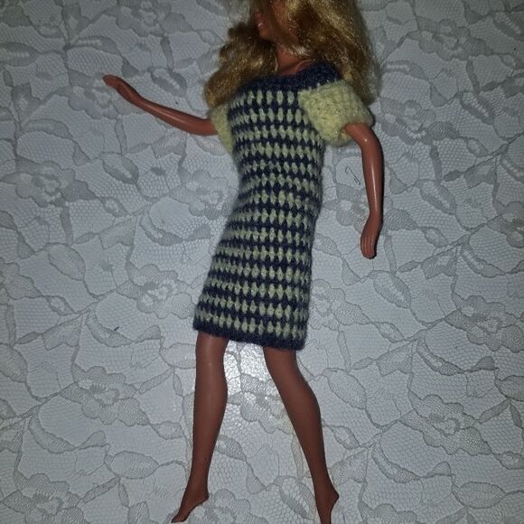 2 vintage 70's barbie with hand made crochet dresses - Picture 9 of 12